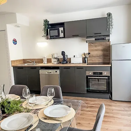 Cap Ocean-10 By Interhome